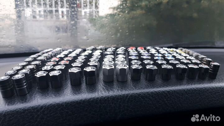 Колпачки на ниппеля с маркой авто