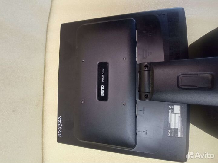 Монитор Benq E700 для компьютера