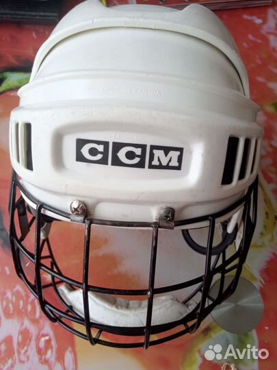 Хоккейный шлем