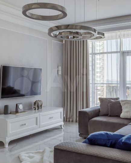 2-к. квартира, 80 м², 10/12 эт.