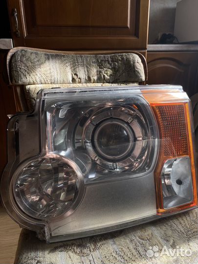 Передняя левая фара на Land Rover