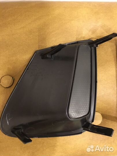 Заглушка в бампер 81482-12120 и 81481-12170 оригин