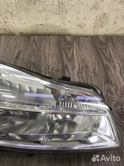 Фара передняя правая Opel Insignia хетчбэк 5-ти