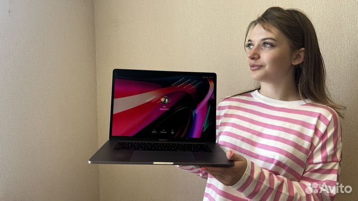 Macbook pro 15 2019 i9/32/1tb + vega20