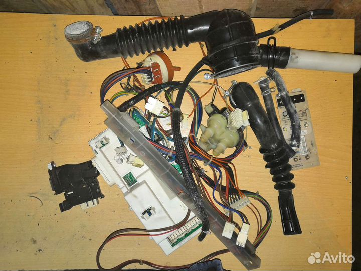 Запчасти от Стиральной машины Hotpoint-Ariston