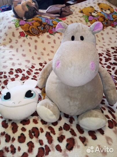 Мягкие игрушки много