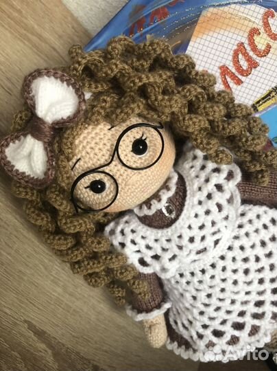 Вязаная кукла ручной работы