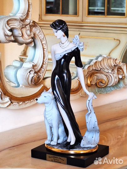 Статуэтка Capodimonte Cortese фарфор винтаж Италия