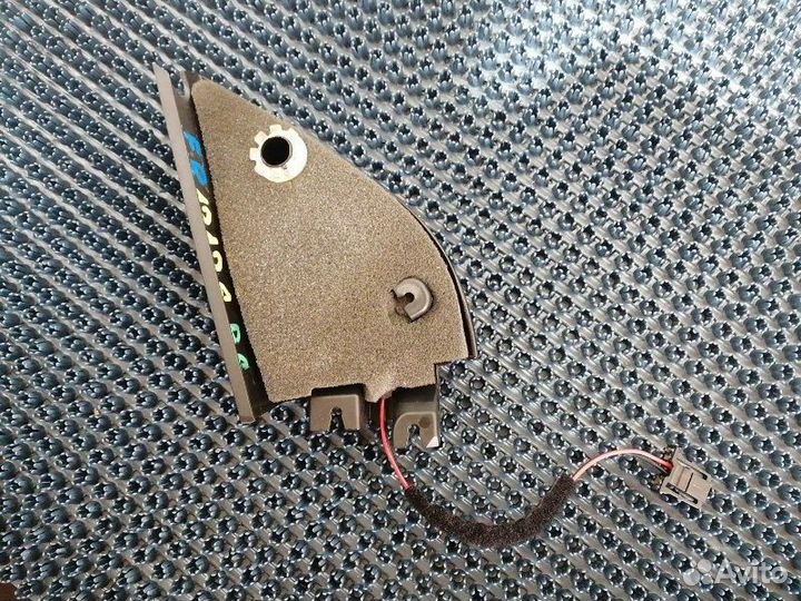 Уголок двери Volkswagen Passat