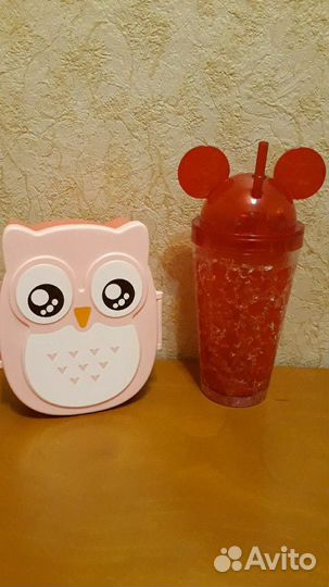 Контейнер для еды и стакан с трубочкой