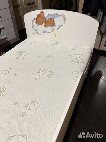 Детская кровать с матрасом