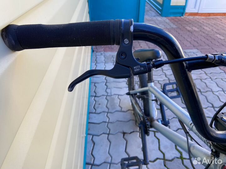 Трюковой велосипед BMX