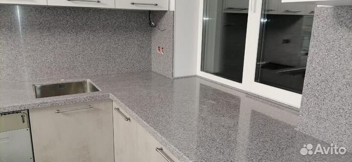 Столешница из кварцевого агломерата камня