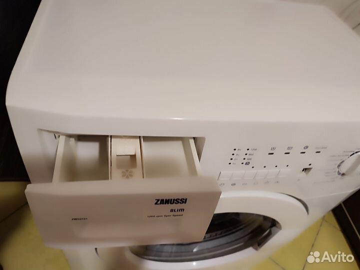 Стиральная машина на запчасти zanussi