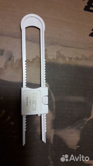 Блокиратор створок дверей