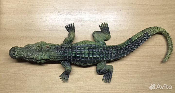 Игрушка резиновый крокодил. Пищалка