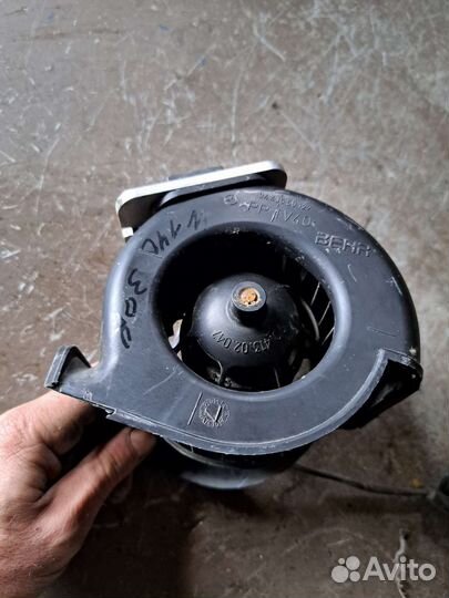 Моторчик заднего отопителя Mercedes W140