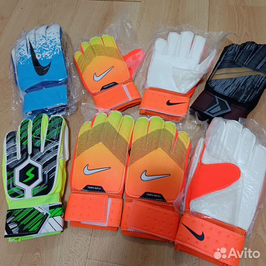 Вратарские перчатки nike. 8 размер. Новые