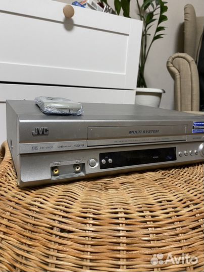 Видеомагнитофон JVC HR-V405