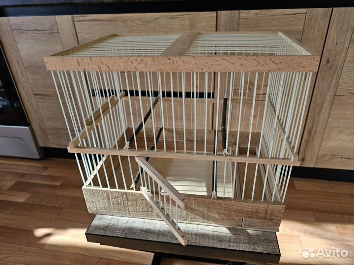 Клетка для птиц из дерева