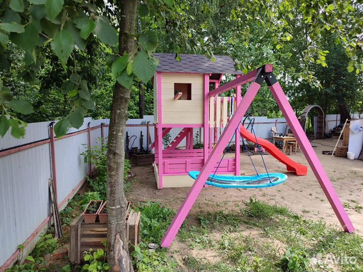 Детские деревянный домик на сваях