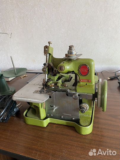 Швейная машинка оверлок