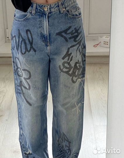 Джинсы широкие