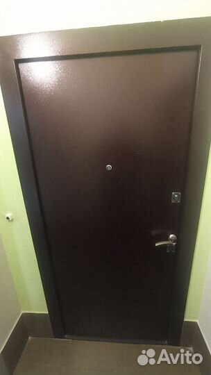 Дверь входная металлическая от застройщика