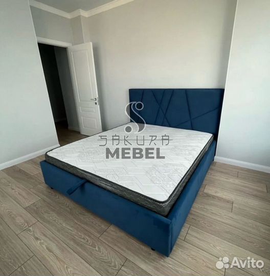 Кровать двухспальная с мягким изголовьем