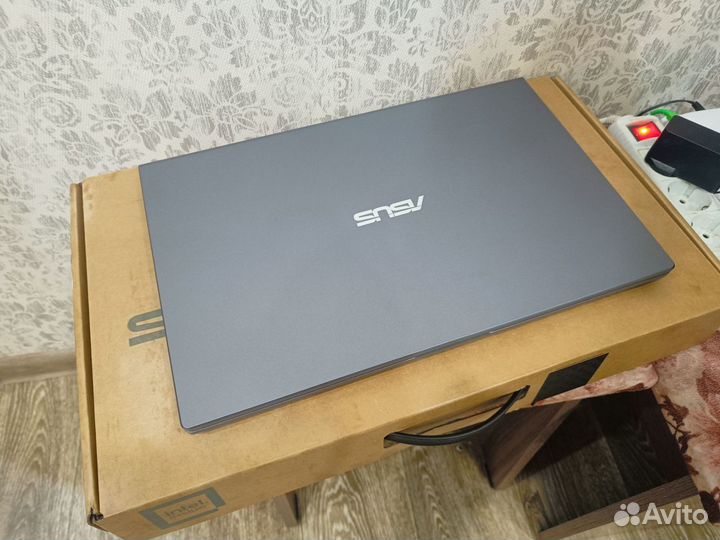 Ноутбук Asus X515E