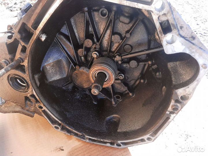 Механическая коробка передач Рено TL4 A042 6 ст