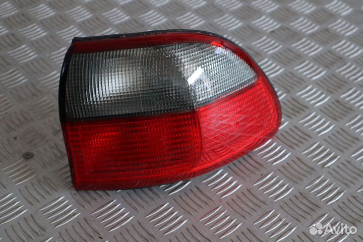 Фонарь задний правый Opel Omega B на крыло