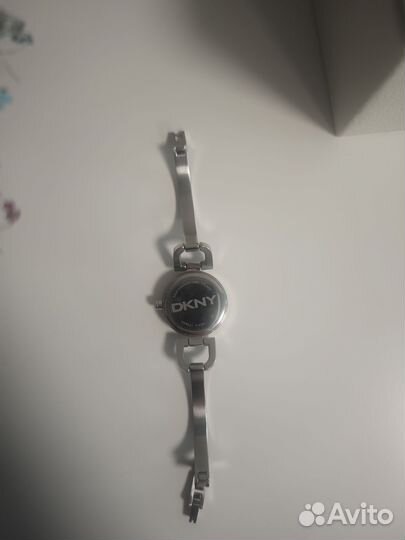 Часы dkny