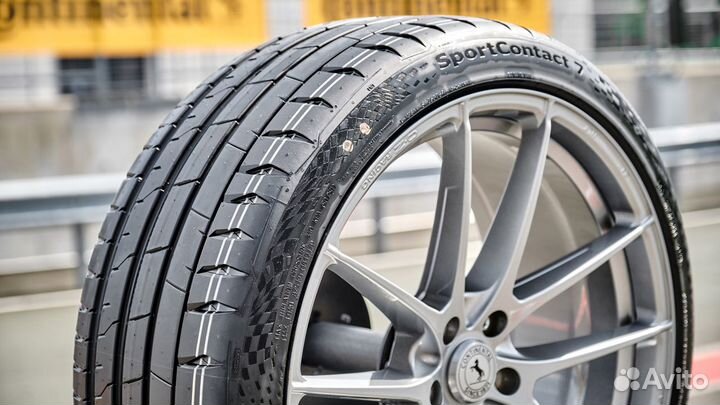 Continental ContiSportContact 7 245/35 R20 и 255/35 R20 97Y