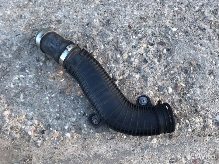 Патрубок интеркулера шкода суперб 2