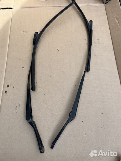 Peugeot 308 поводок дворников
