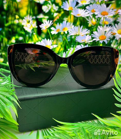Солнцезащитные очки женские Gucci
