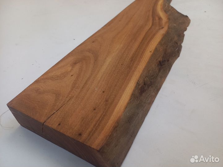 Парящая полка карагач