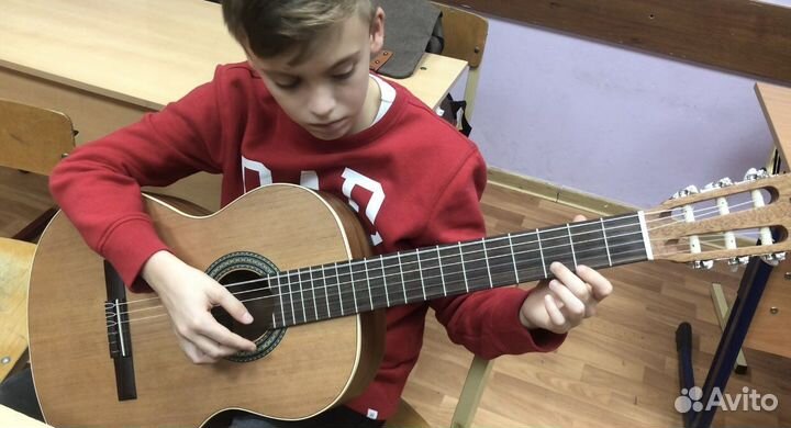 Игра на гитаре, обучаем детей с нуля