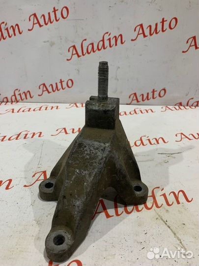 Кронштейн МКПП Ford Focus 1