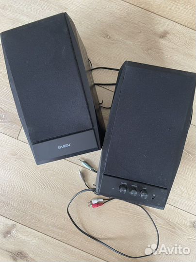 Колонка Sven SPS-704 черная