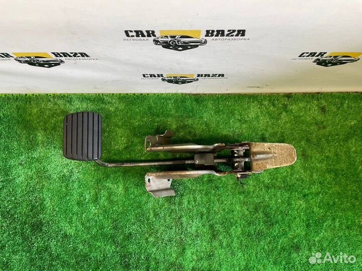 Педаль тормоза Renault Sandero