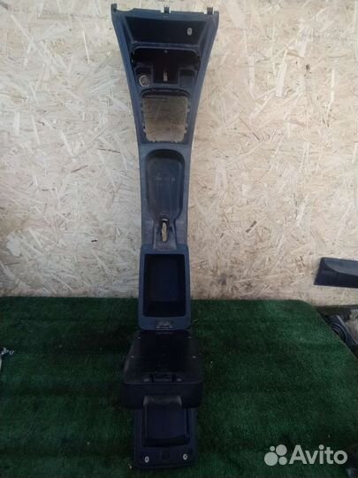 Подлокотник,борода Lifan Breez