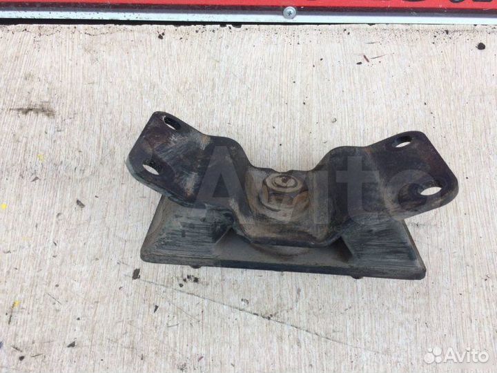 Опора кпп задняя Toyota Land Cruiser 100