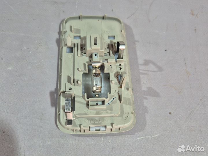 Плафон потолочный фонарь Nissan