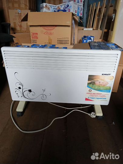 Конвектор (обогреватель) Scarlett на колесах