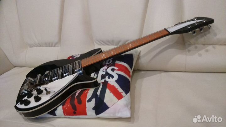 Электрогитара Rickenbaker 325