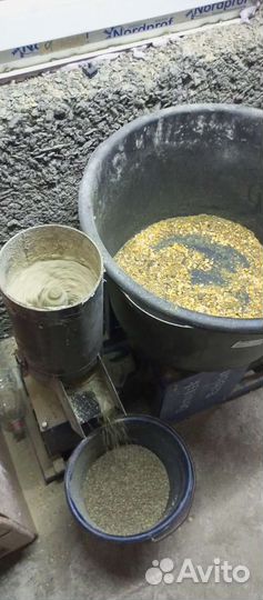 Корм для перепелок и кур несушек