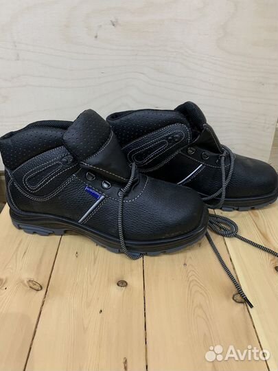 Ботинки рабочие 42 размер новые