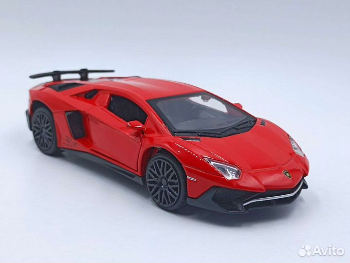 Коллекционные модели металл Lamborghini Aventador